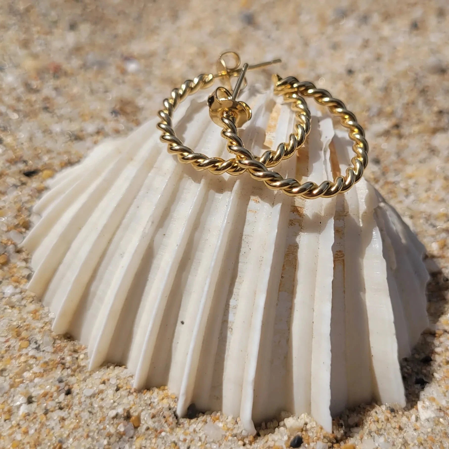 boucles d’oreilles créoles Liane dorées et torsadées