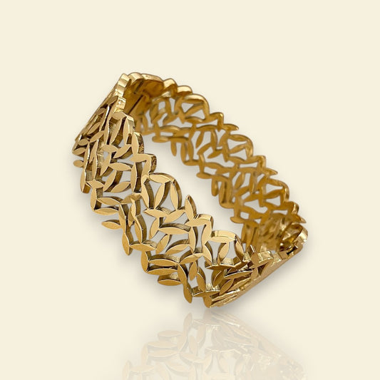 manchette dorée pour femme Alysse, un bracelet large tendance en 2025