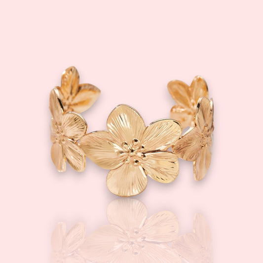 manchette dorée Tiaré, un bracelet large pour femme tendance en 2025