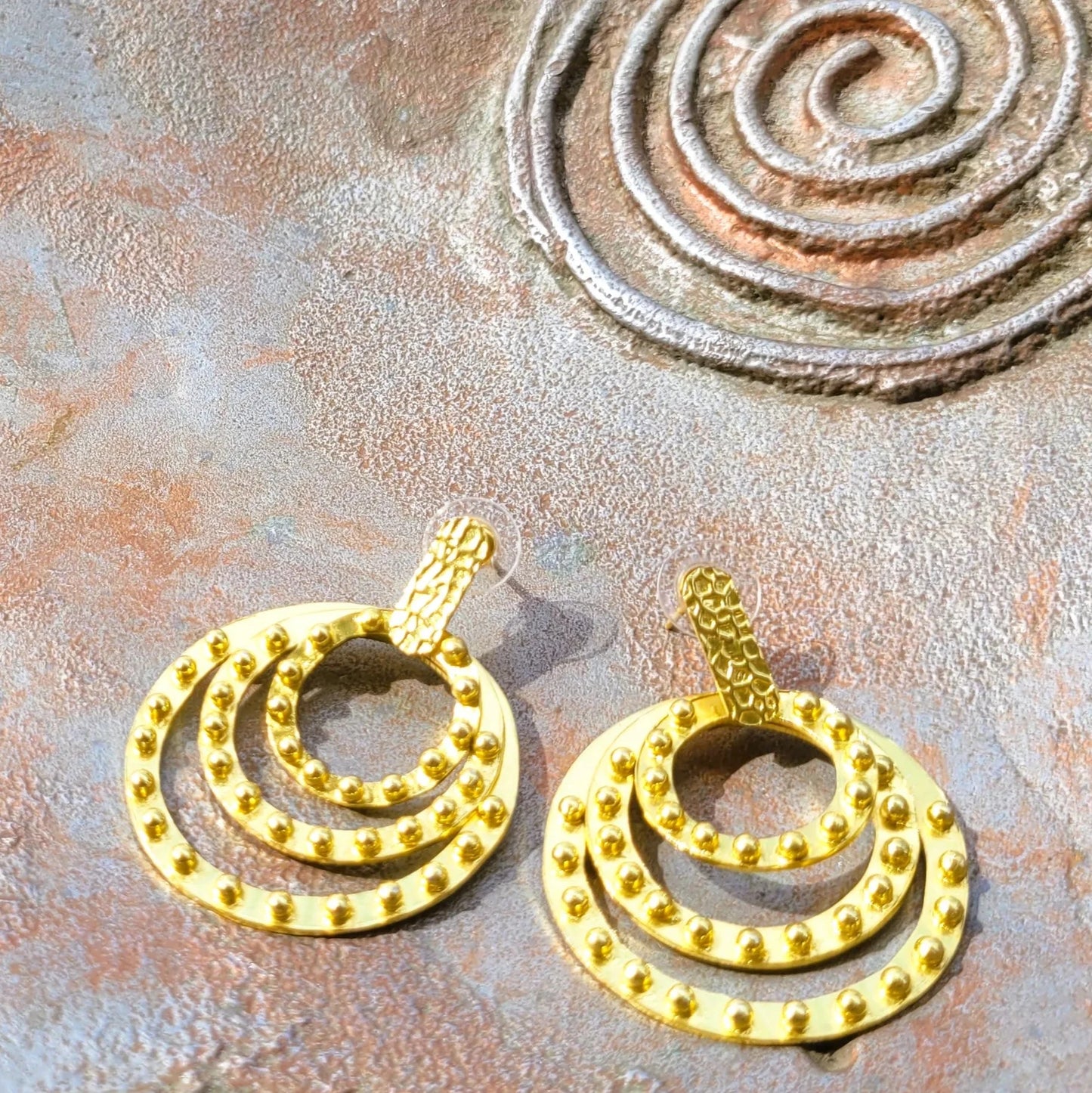 boucles d’oreilles de créateur modèle Alya de Niiki Paris création fantaisie