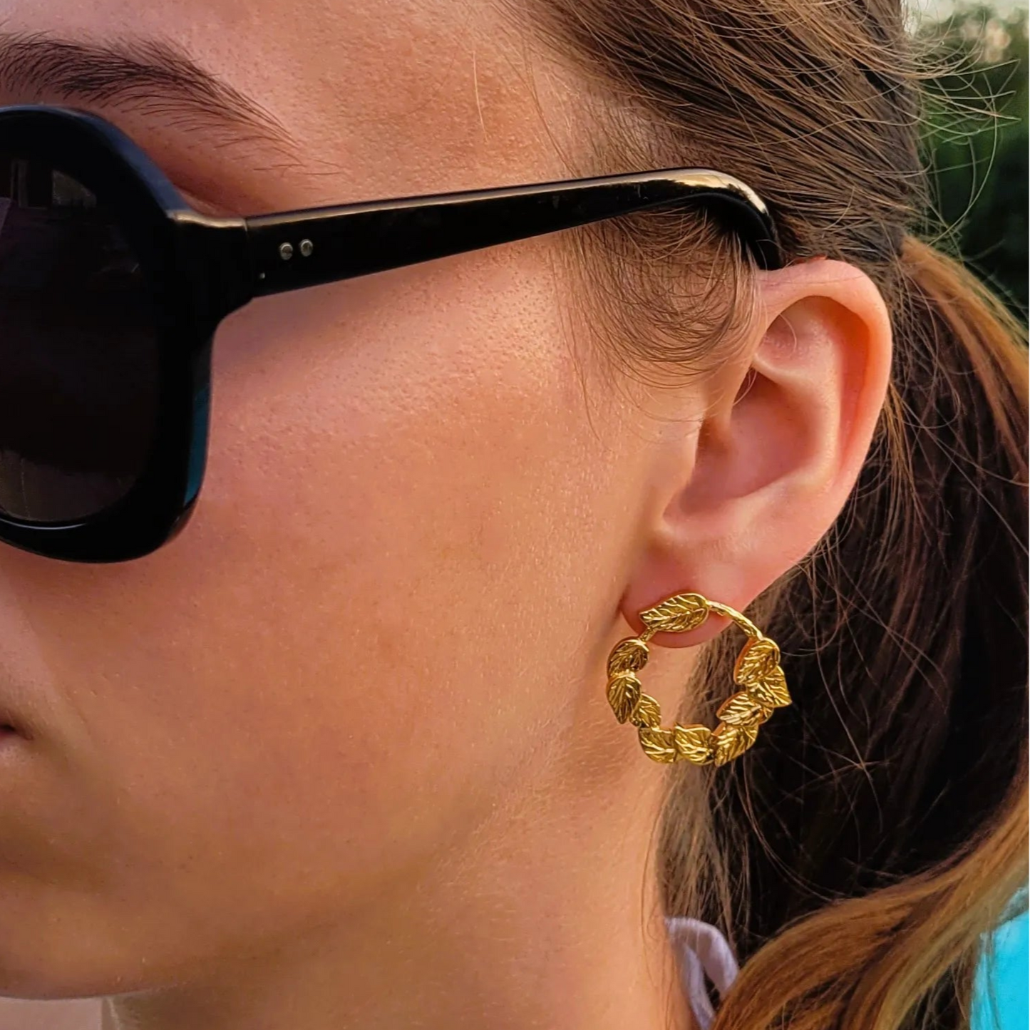 boucles d’oreilles fantaisie couronne végétale modèle Aphrodite de Niiki Paris