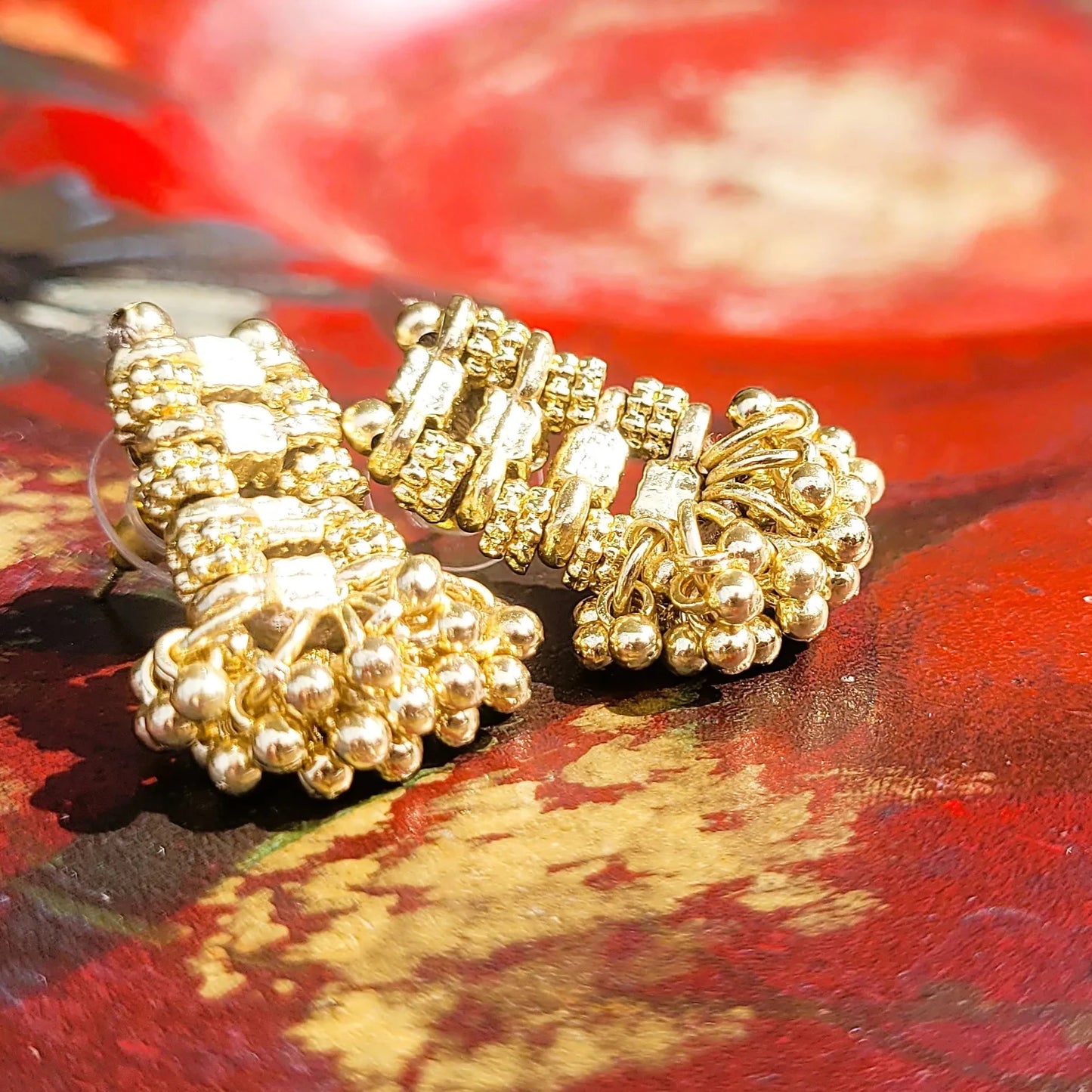 boucles d’oreilles Aurélia du créateur Niiki Paris au design artistique