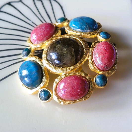 broche pour vêtement de femmes Niiki Paris modèle Carthage labradorite en laiton doré