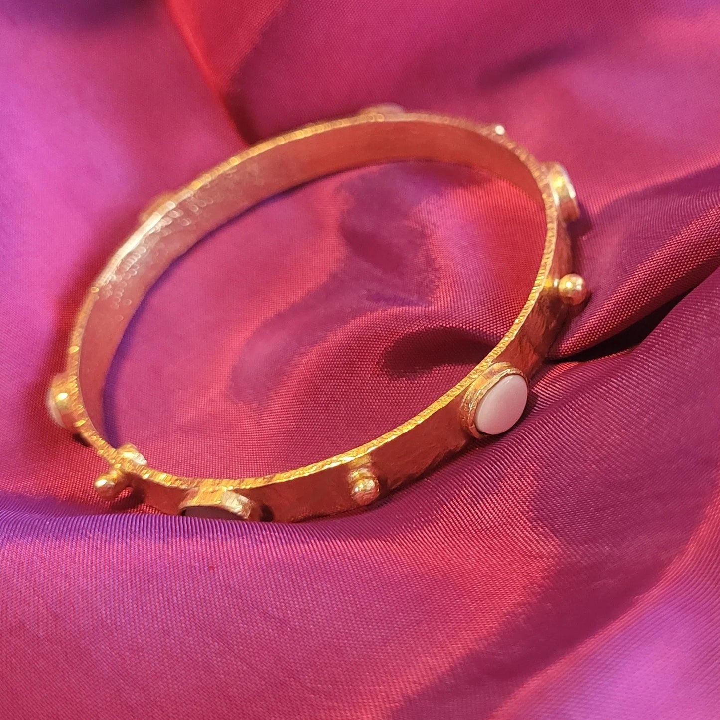 modèle Cascade Nacre de Niiki Paris, un bracelet pour femmes tendance en 2025, un bracelet de créateur