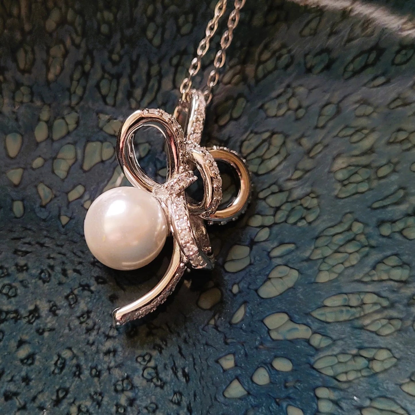 colliers Alizé de Niiki Paris, des bijoux pour offrir en cadeaux aux femmes, colliers tendance 2025