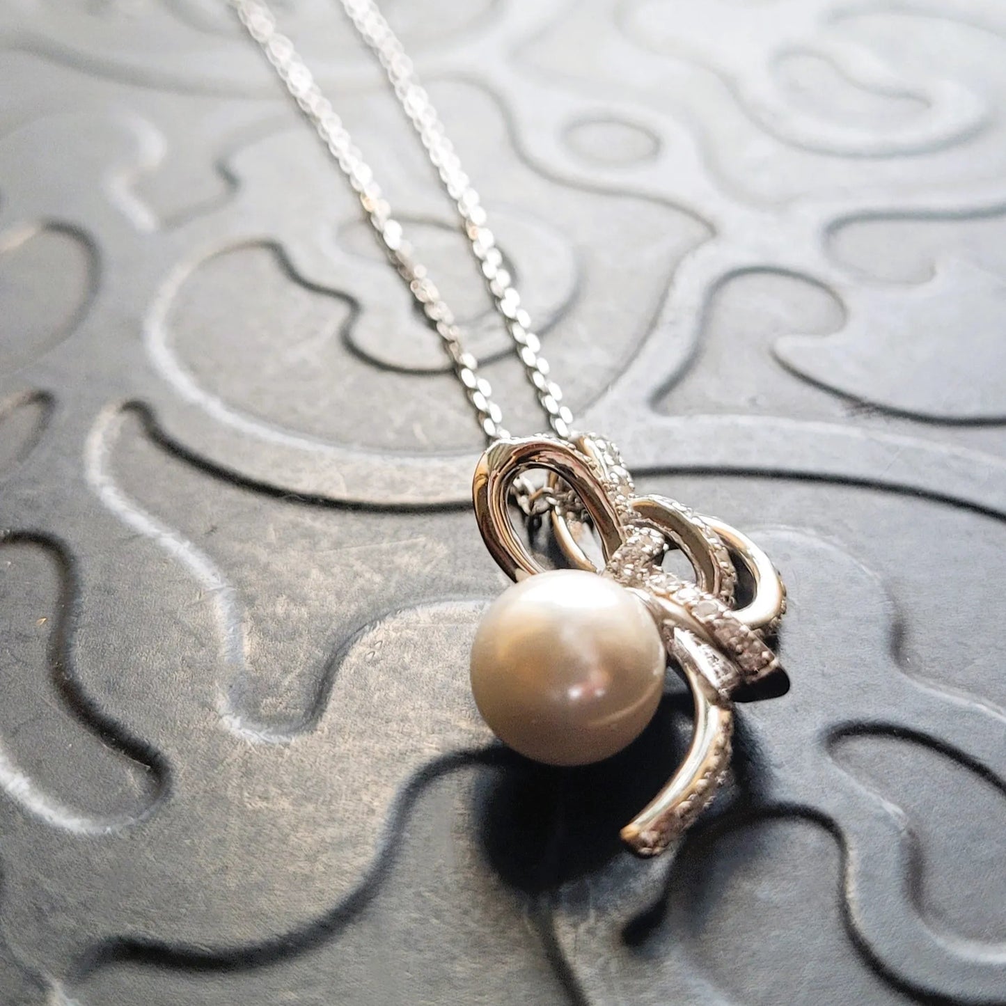 Alizé de Niiki Paris, des bijoux colliers pour femmes, colliers de créateur