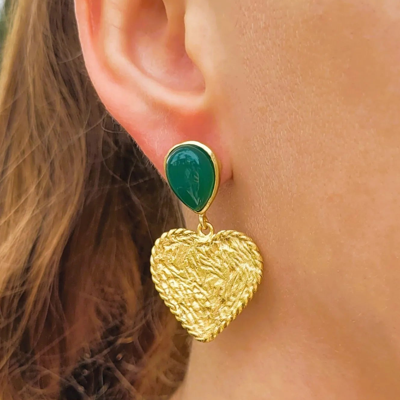 boucles d’oreilles fantaisie Niiki Paris Cupidon onyx vert pour célébrer l’amour