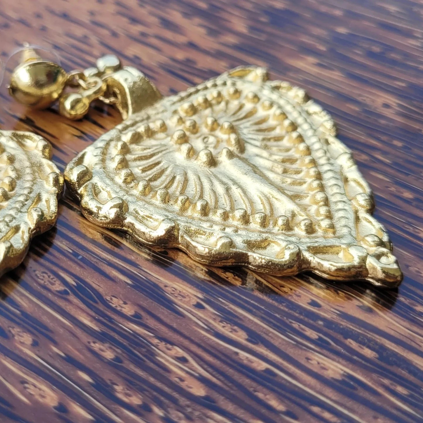 boucles d’oreilles bohèmes chic, généreuses et romantiques Niiki Paris Indila