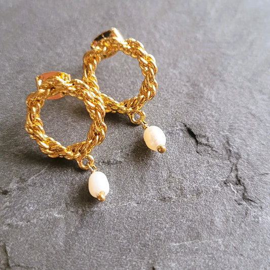 boucles d’oreilles pour femmes avec perle modèle Sérénité de Niiki Paris, tendance 2025