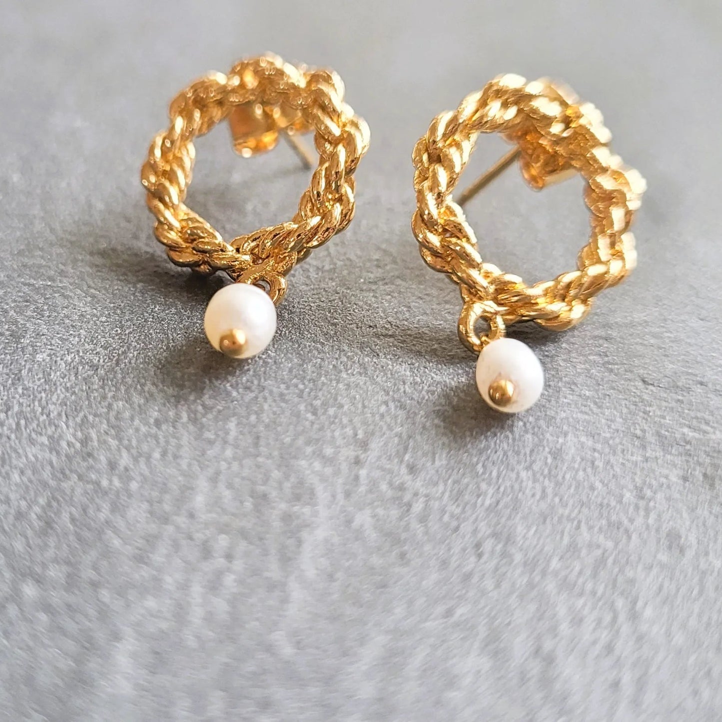 boucles d’oreilles pour femmes avec perle modèle Sérénité de Niiki Paris, boucles d’oreilles créateur