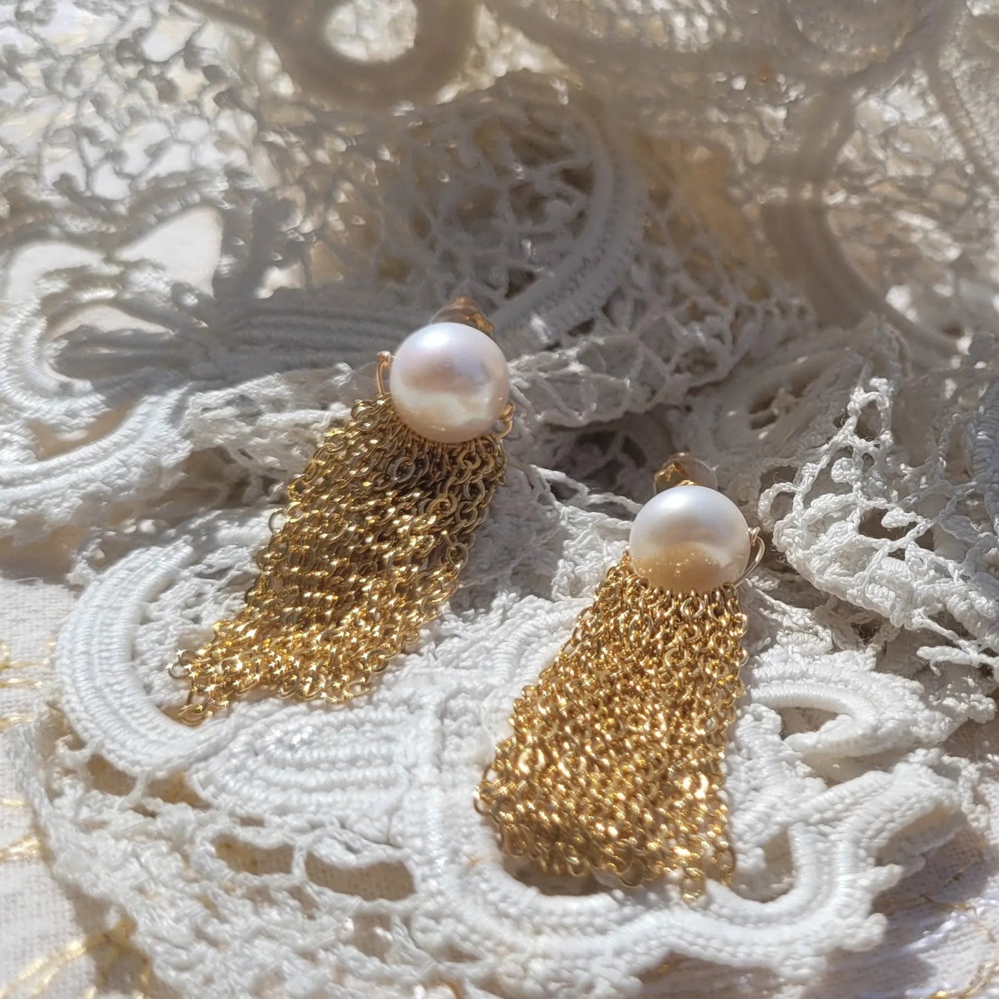 boucles d’oreilles White Pearl avec perle Niiki Paris, boucles d’oreilles créateur