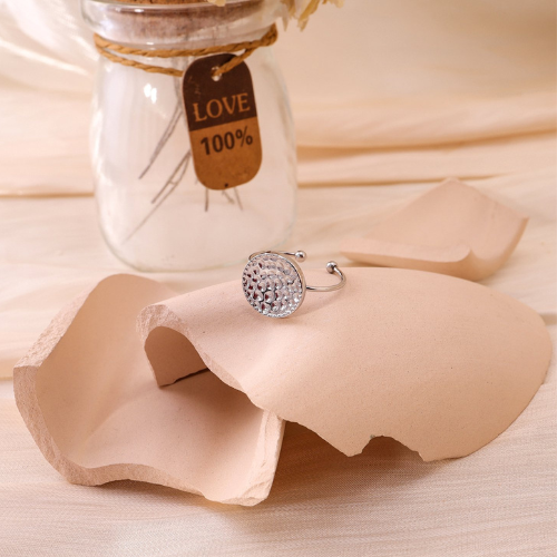 Bague argentée anneau rond martelé