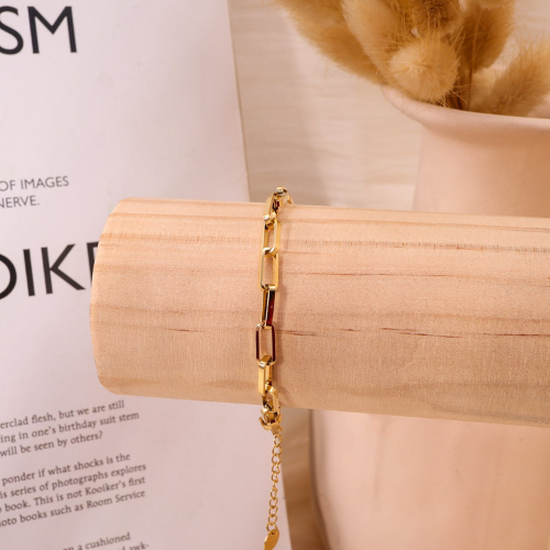 Bracelet chaîne rectangle dorée