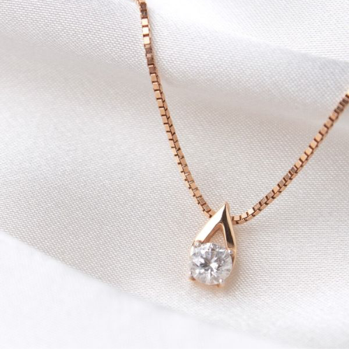 Les bijoux minimalistes : la beauté de la simplicité !