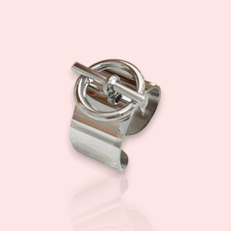 bague argentée Sara, une bague pour femme moderne tendance en 2025
