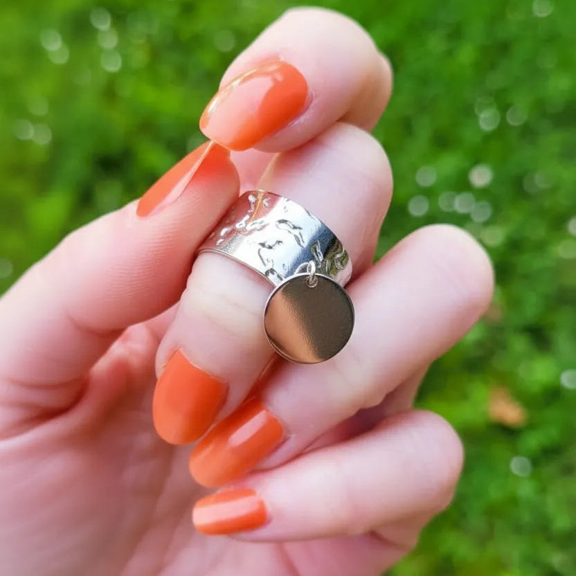 bague avec breloque argentée Nina, une bague réglable pour femme tendance