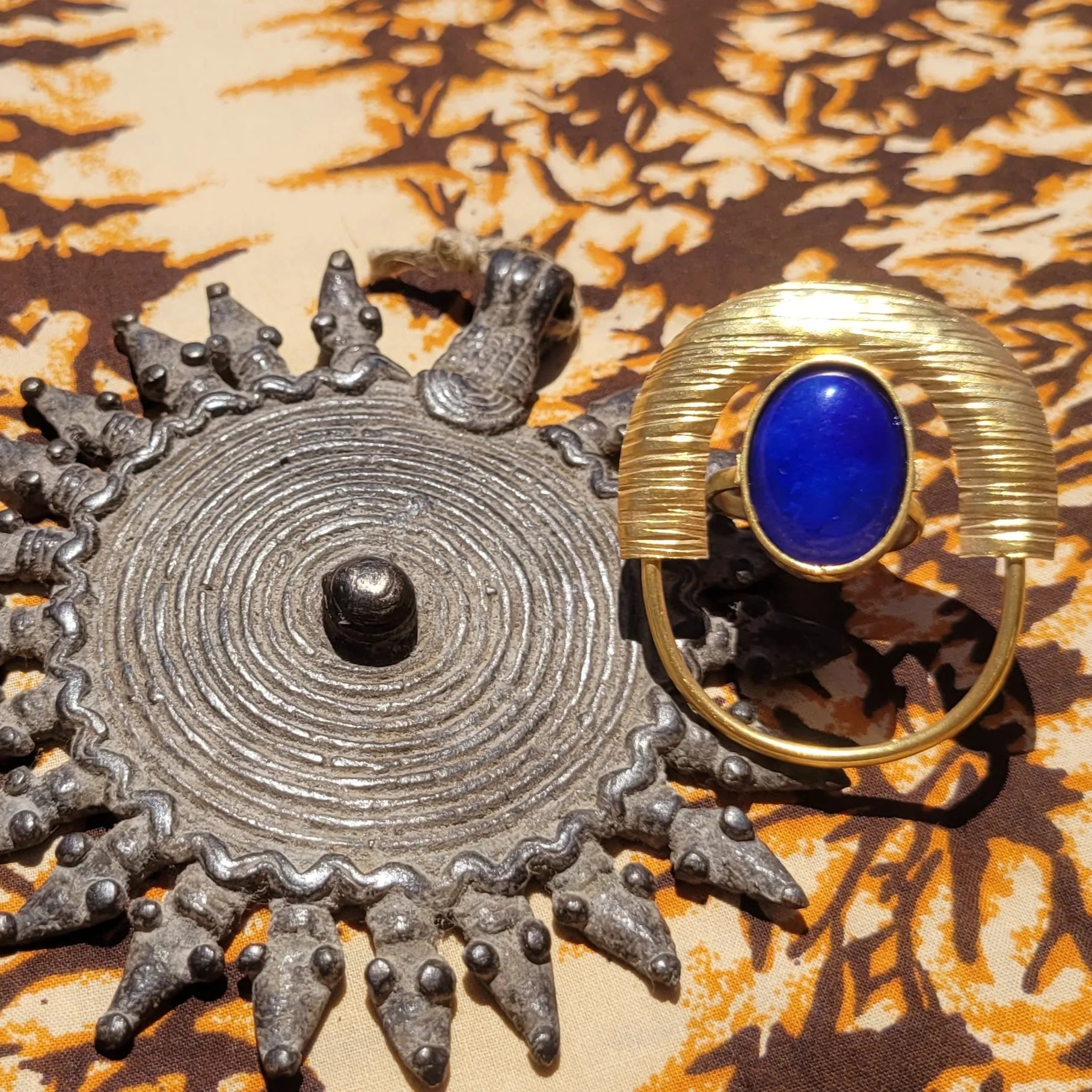bague ethnique Dogon, une bague africaine façonnée au Sénégal