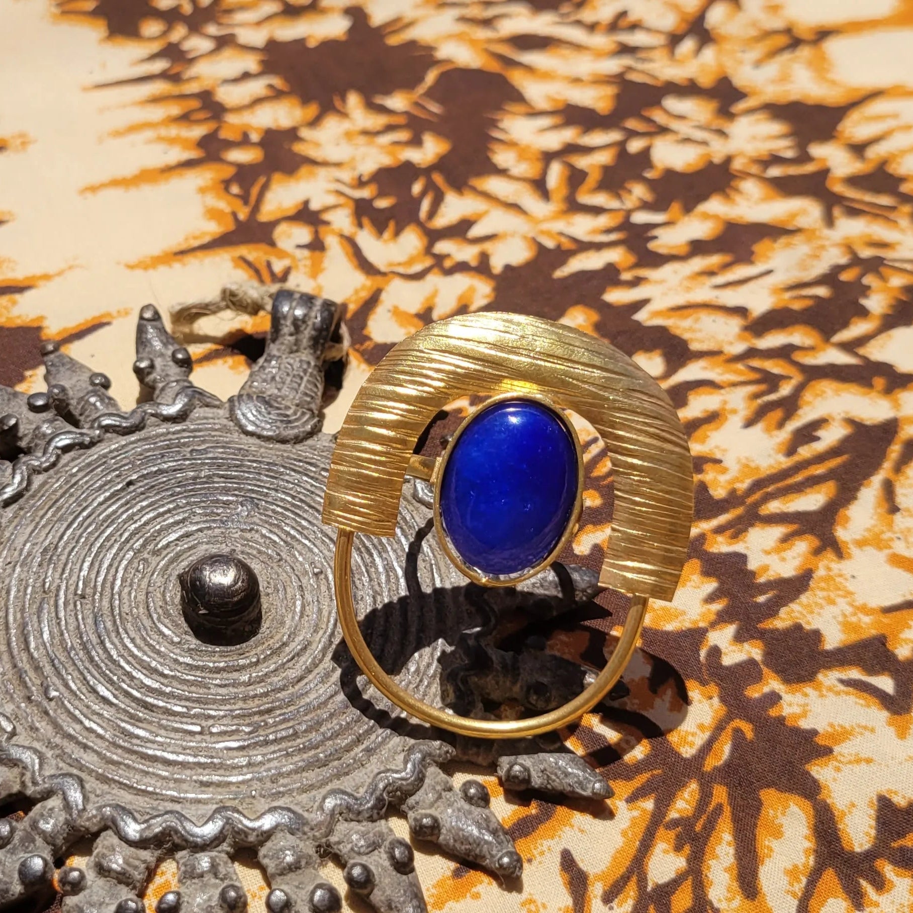 bague ethnique Dogon, une bague africaine faite main par des artisans dakarois