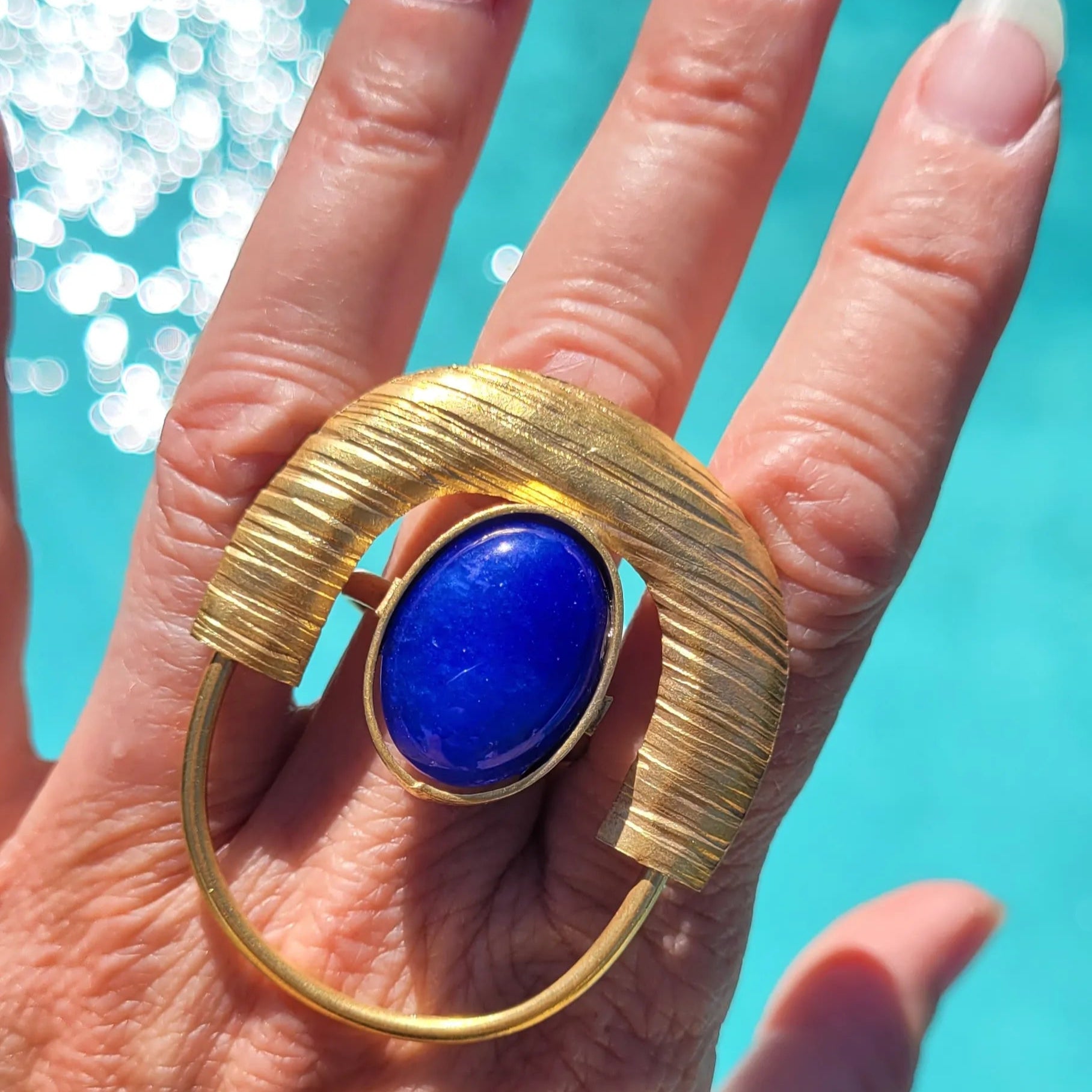 bague ethnique Dogon, une bague de créateur au fini brossé