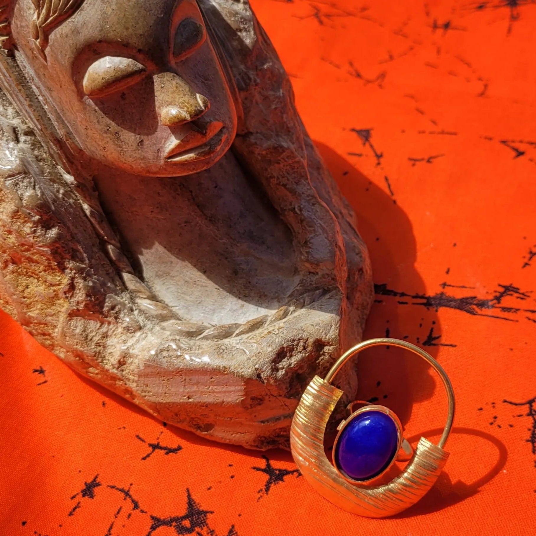 bague ethnique Dogon, une bague pour femme réglable au fini brossé