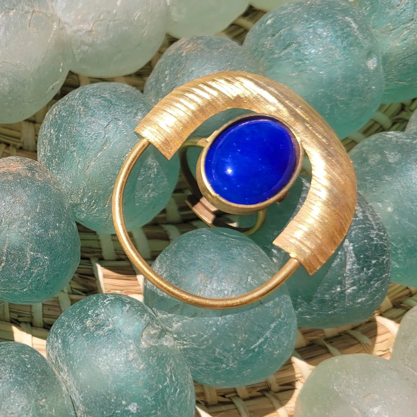 bague ethnique Dogon, un bijou en bronze pour toutes les tailles de doigts