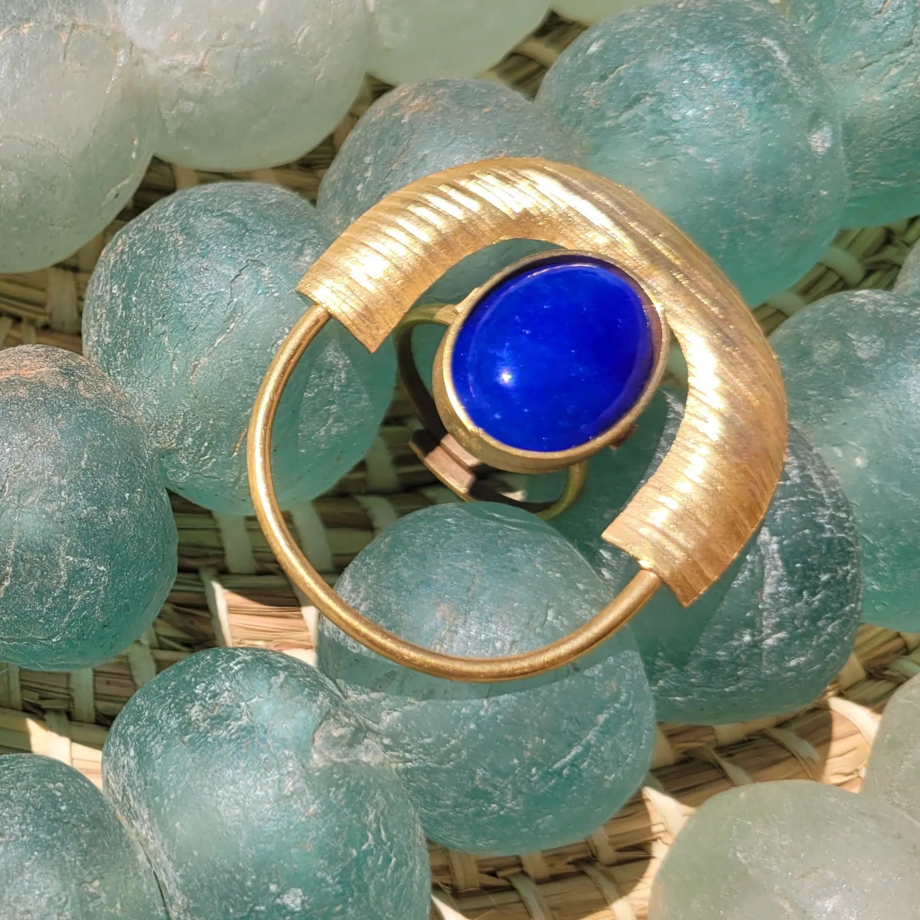 bague ethnique Dogon, un bijou en bronze pour toutes les tailles de doigts