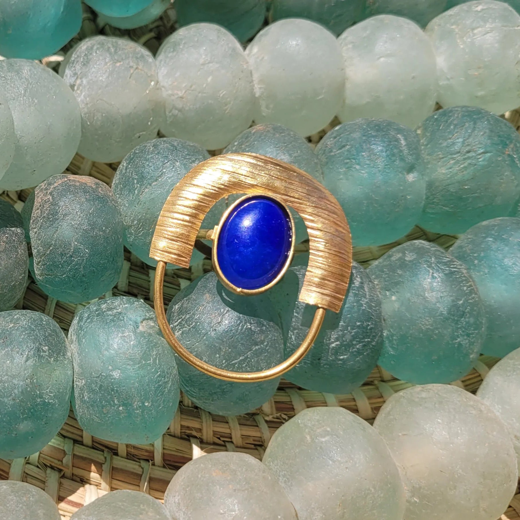 bague ethnique Dogon, un bijou en bronze façonné au Sénégal