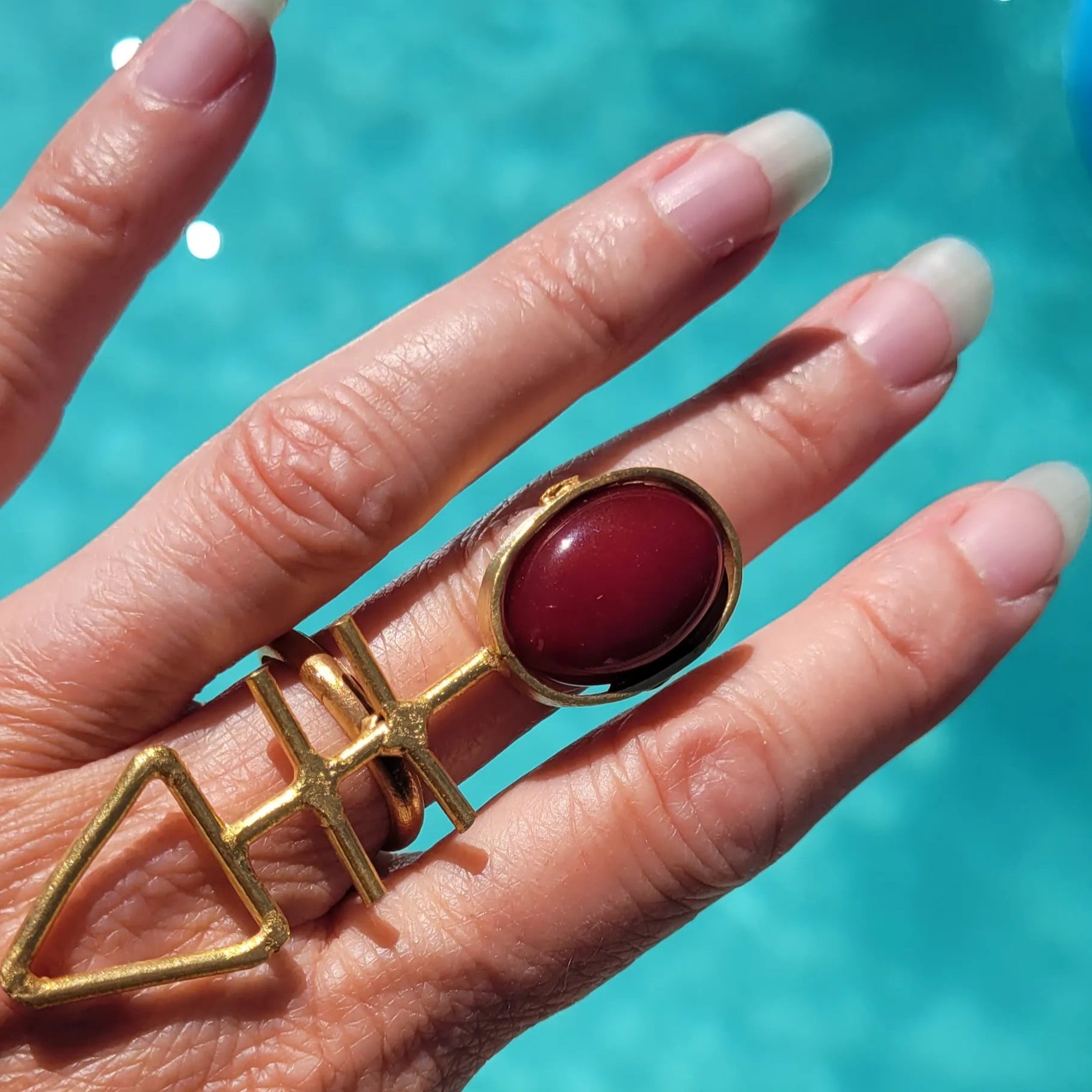 bague ethnique Mace, un bijou en bronze façonné au Sénégal