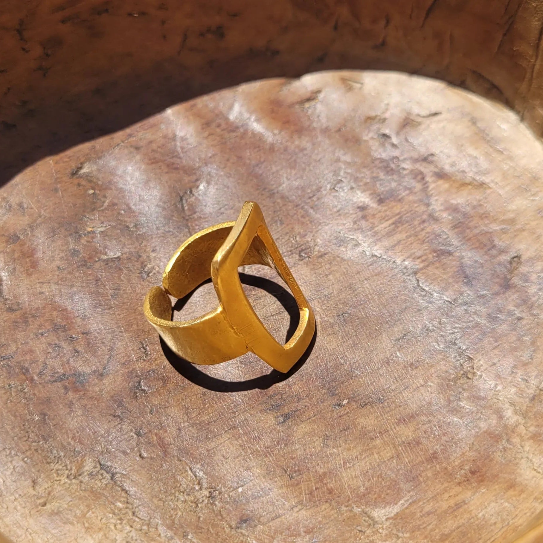 bague ethnique Murabba, un bijou en bronze façonné au Sénégal