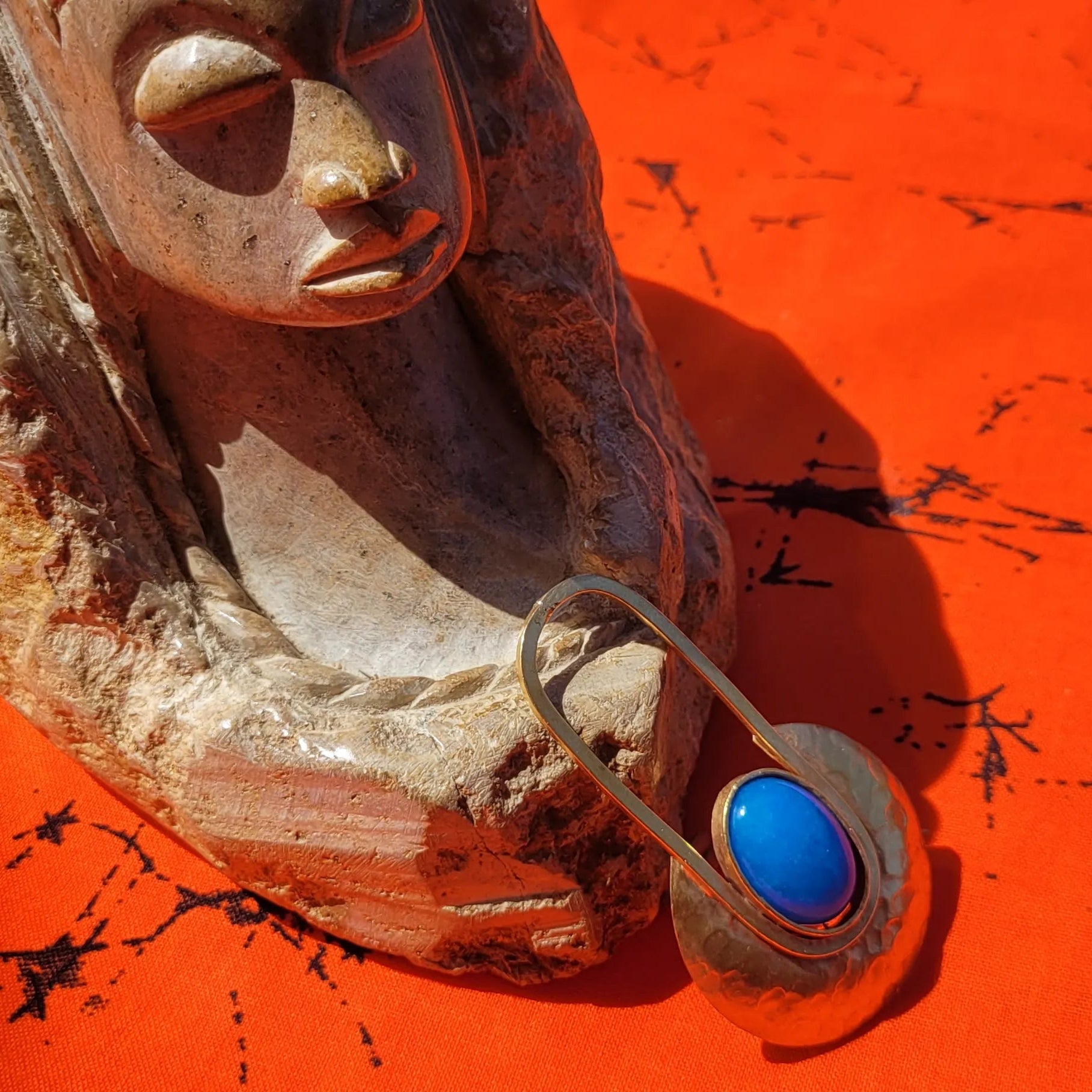 bague ethnique Rana, une bague pour femme réglable au fini martelé