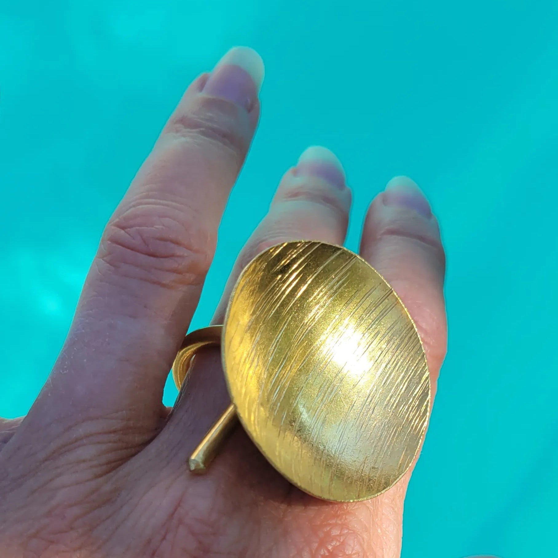 bague ethnique Yoruba, une bague de créateur au fini brossé