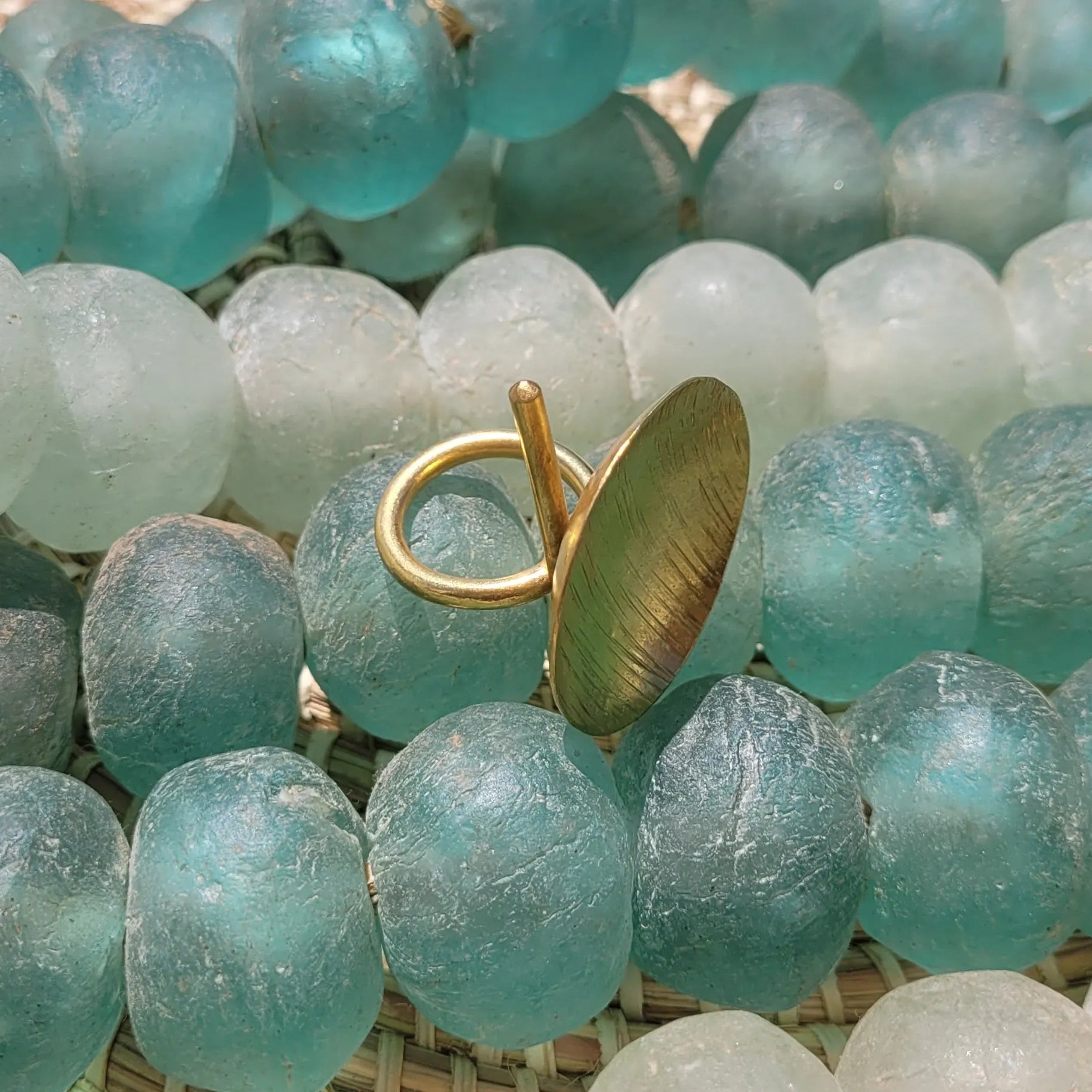 bague ethnique Yoruba, un bijou au fini brossé