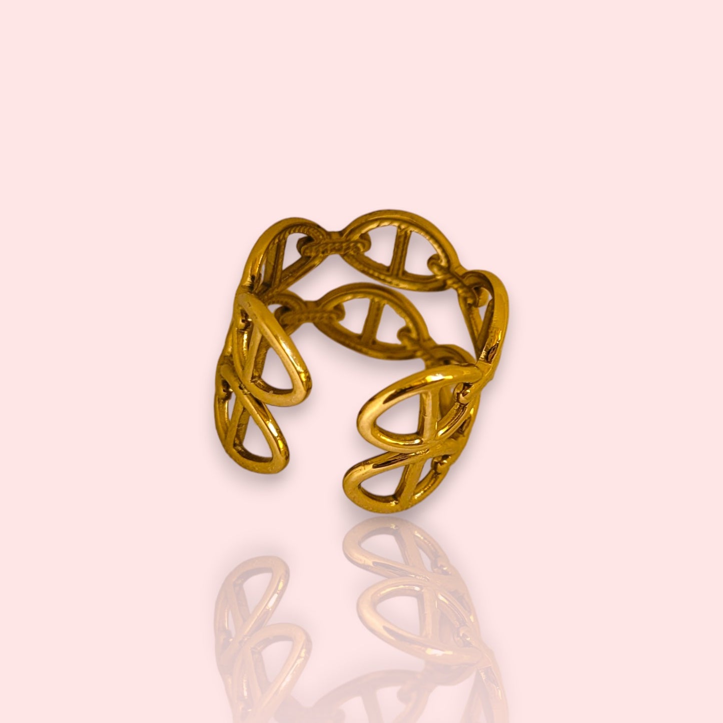 Thalia, une bague dorée en acier inoxydable pour adolescente à la maille marine