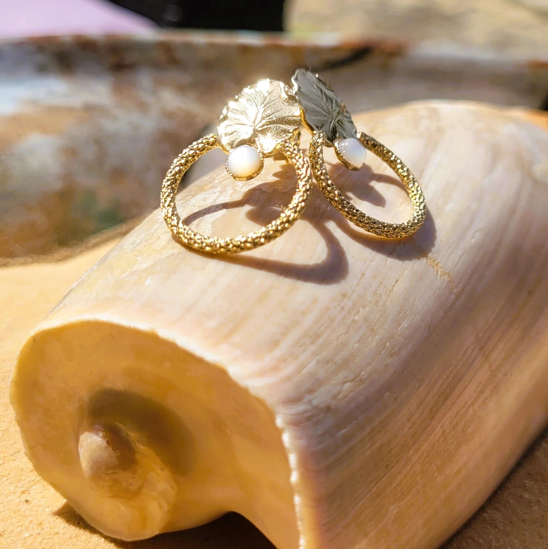 boucles d’oreilles Canopée à l’inspiration végétale avec pierre naturelle de nacre 