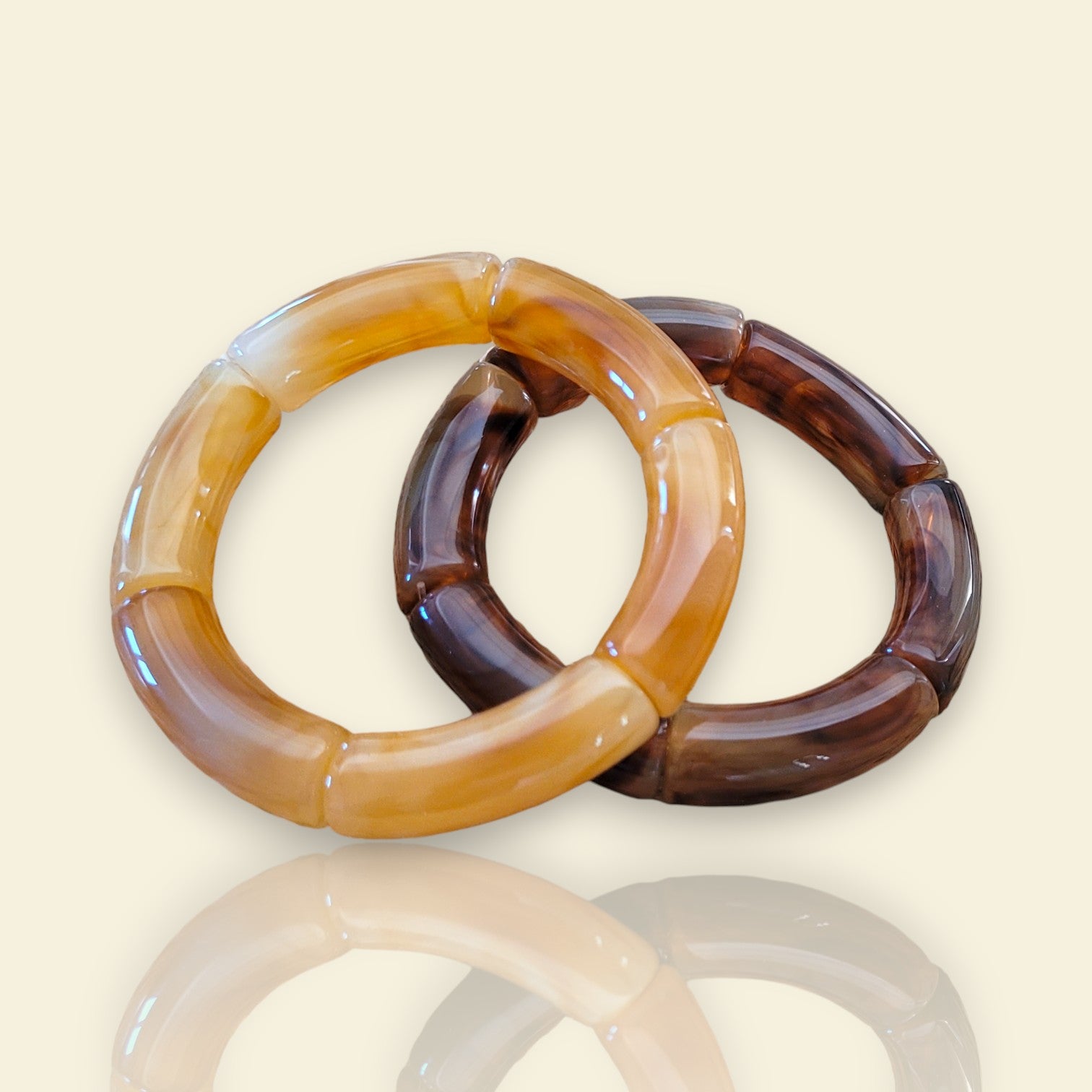 duo Dione, bracelets en acrylique à la mode au fini opalescent et tendance