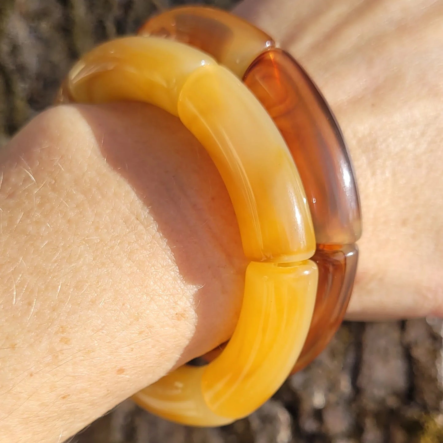 duo Dione, bracelets en acrylique à la mode et iconique au fini opalescent