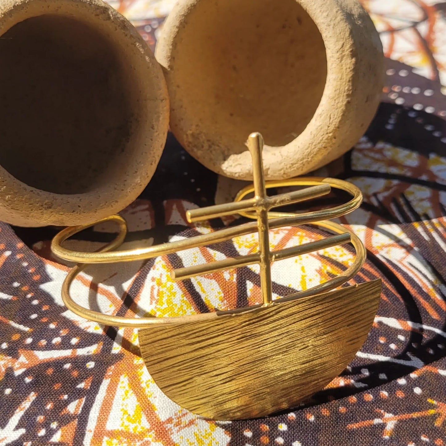 bracelet en bronze Ashanti, un bijou africain ajustable à tous les poignets