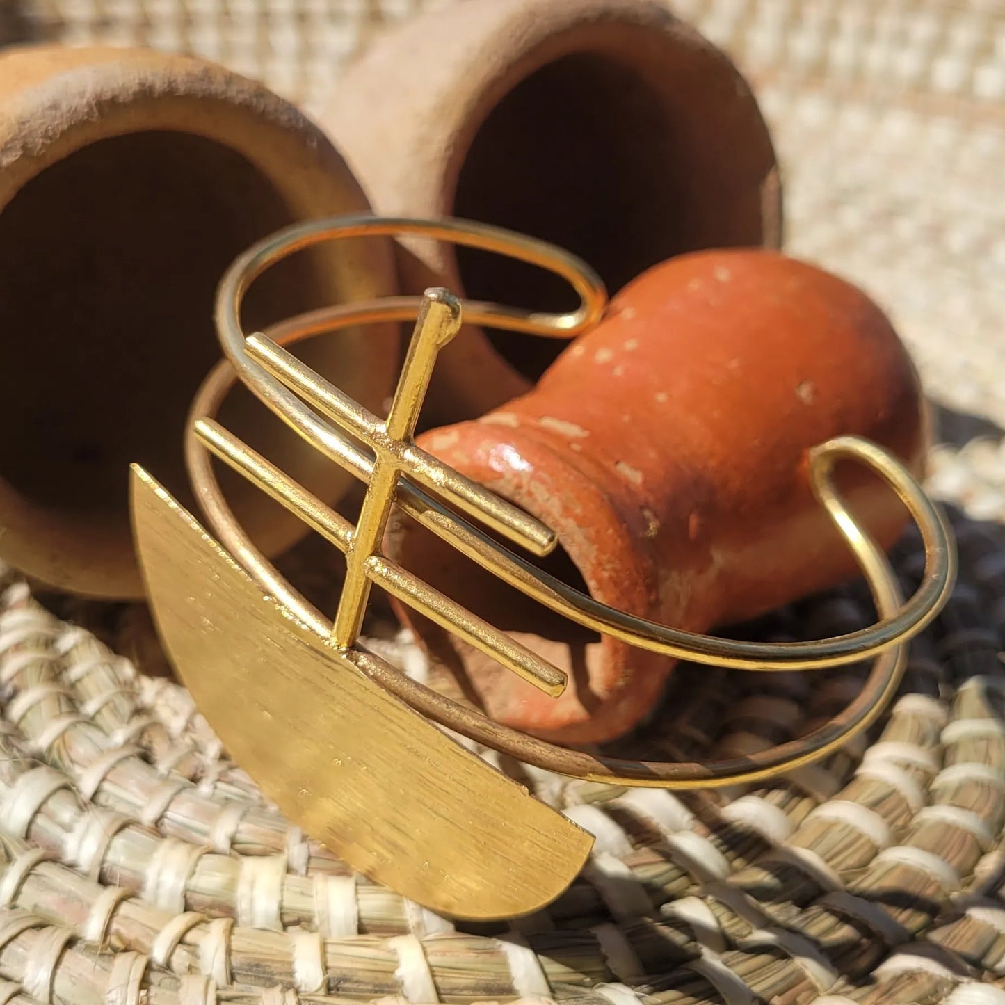 bracelet en bronze Ashanti, un bijou africain façonné au Sénégal