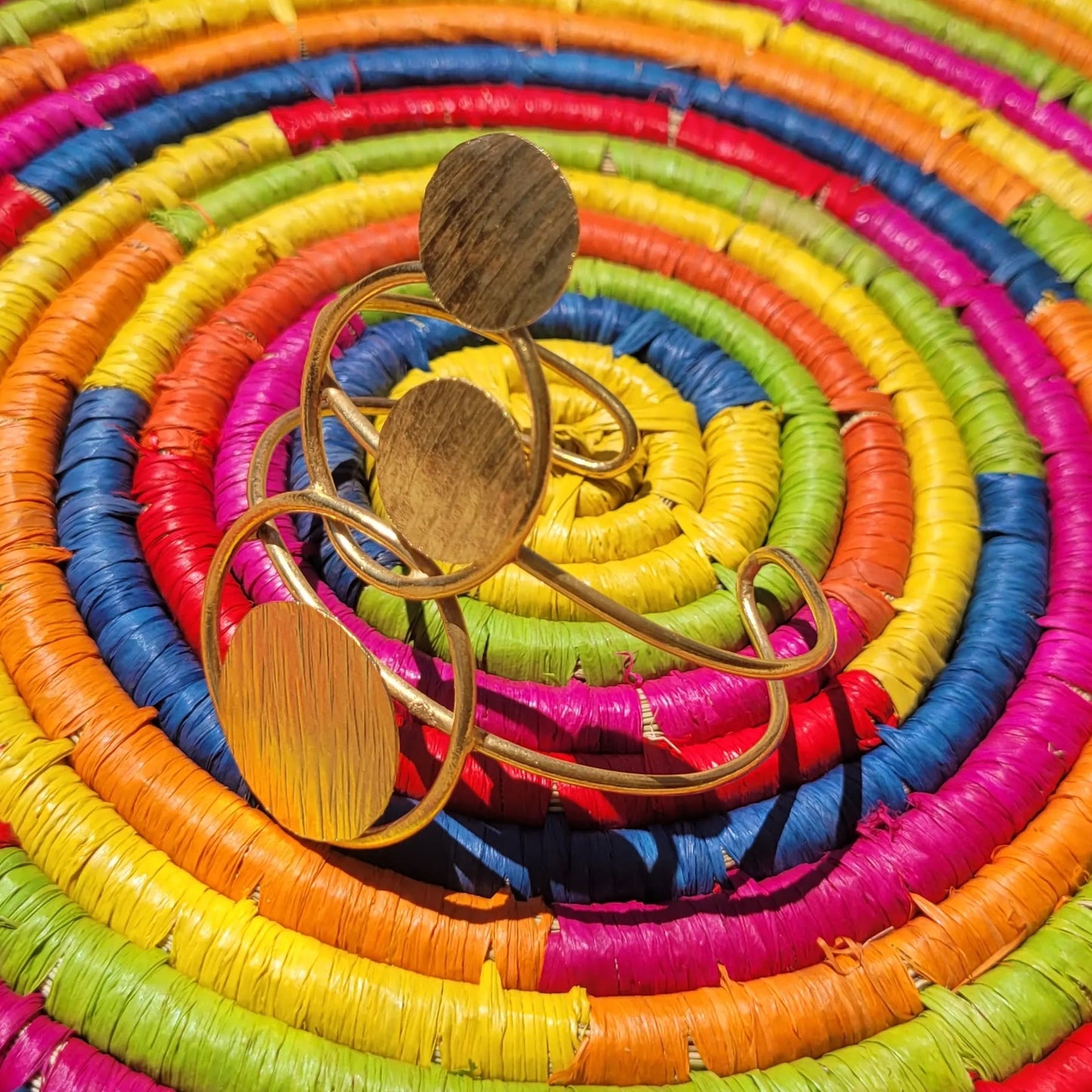 bracelets en bronze Danku, des bijoux originaux faits main par des artisans dakarois