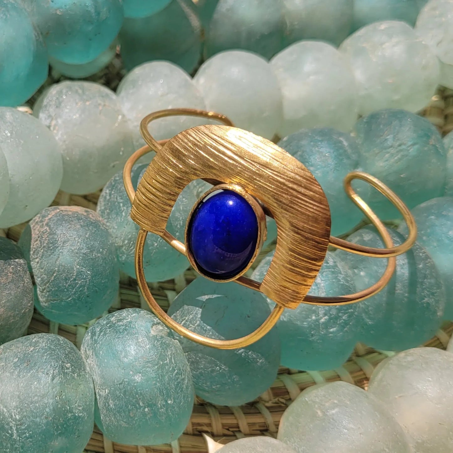 bracelets en bronze Dogon, des bijoux originaux au fini brossé