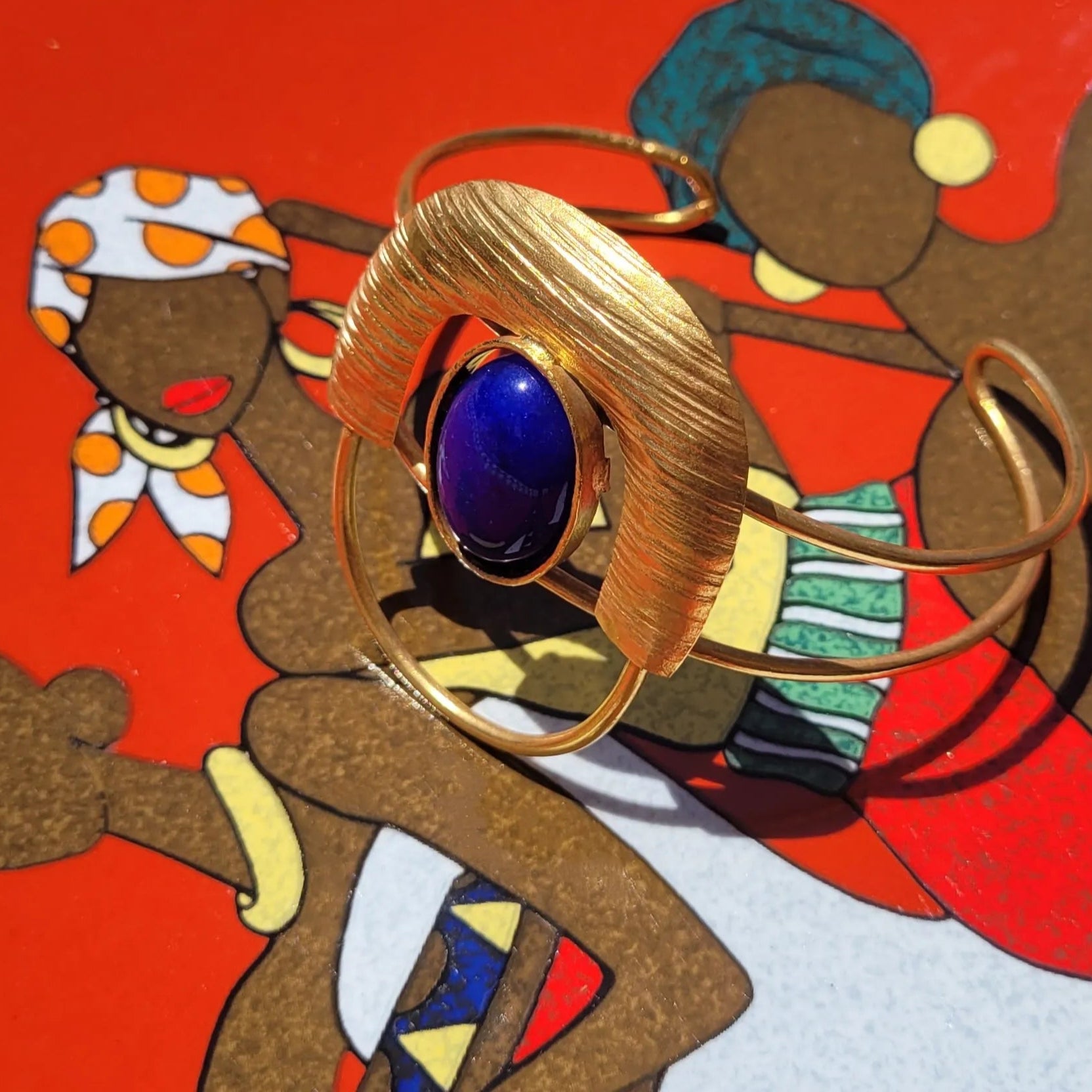 bracelets en bronze Dogon, des bijoux originaux ajustables à tous les poignets