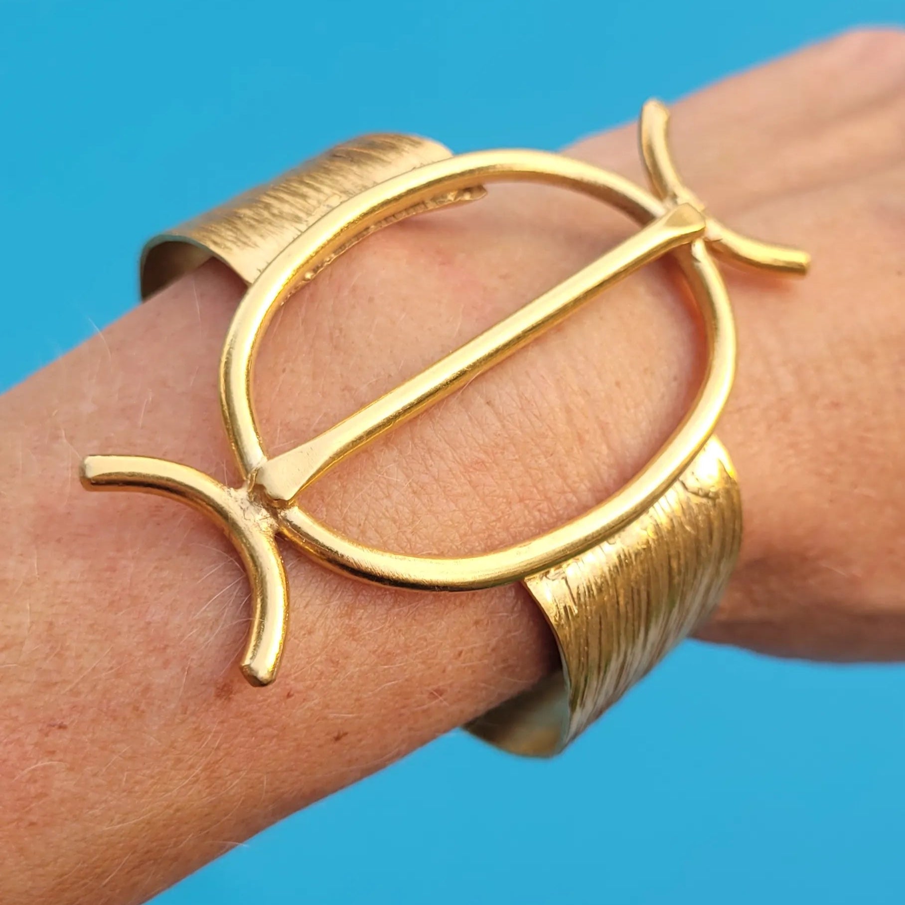 bracelets en bronze Jawo, des bijoux issus de l’artisanat africain faits main par des artisans dakarois