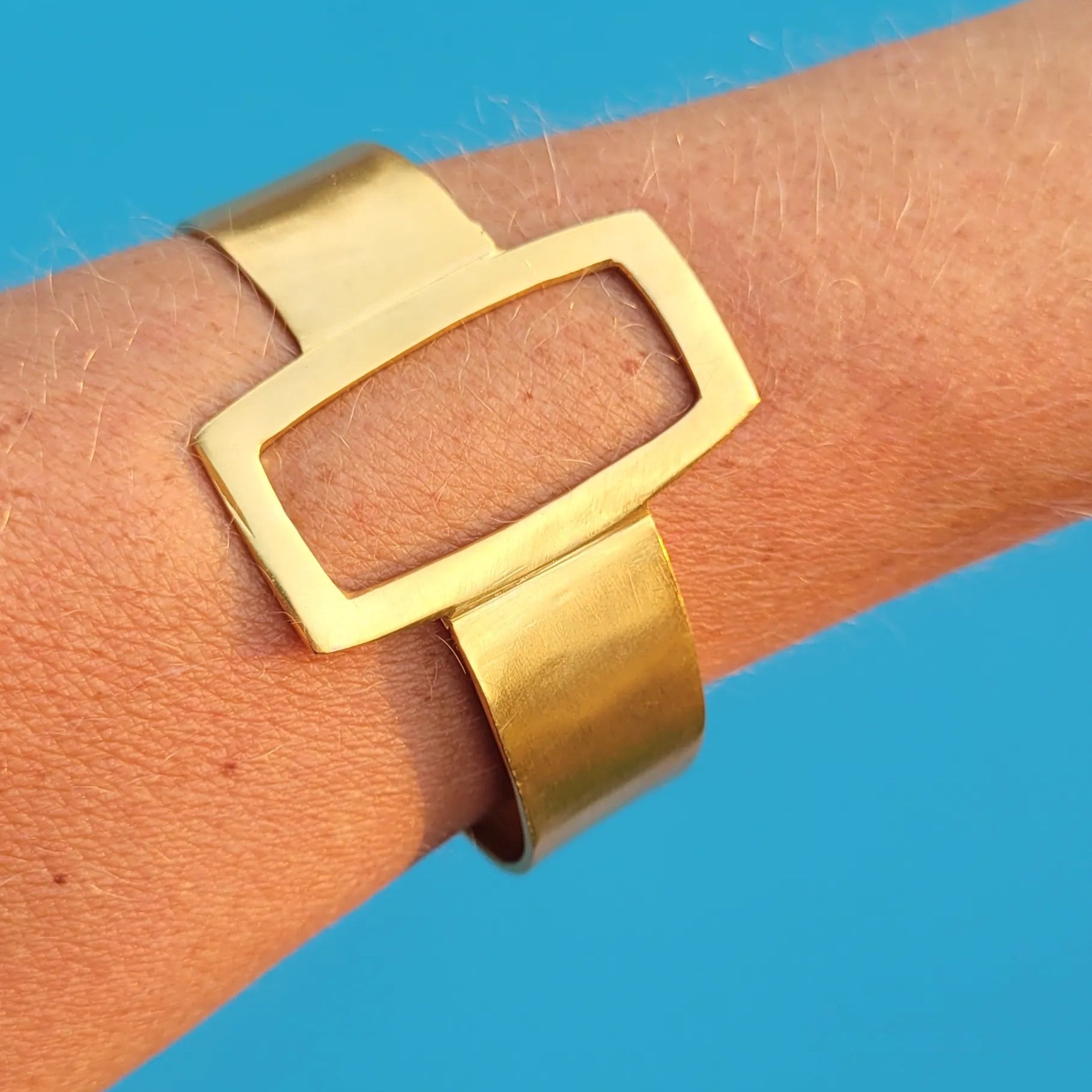 bracelet en bronze Murabba, un bijou africain au faux rectangle ajouré