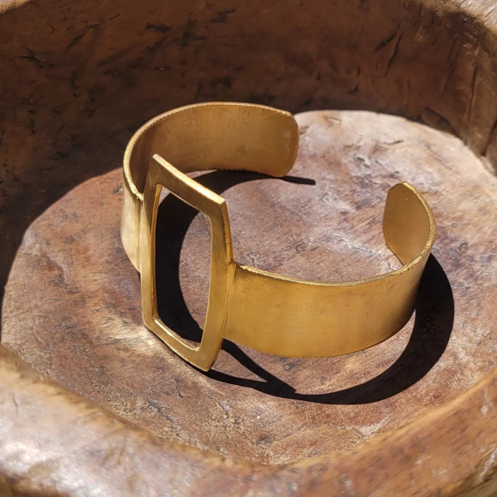 bracelets en bronze Murabba, des bijoux originaux ajustables à tous les poignets