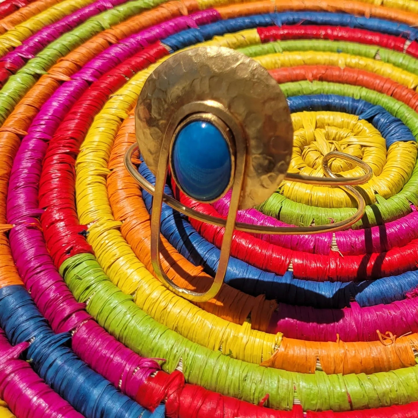 bracelets en bronze Rana, des bijoux originaux façonnés au Sénégal