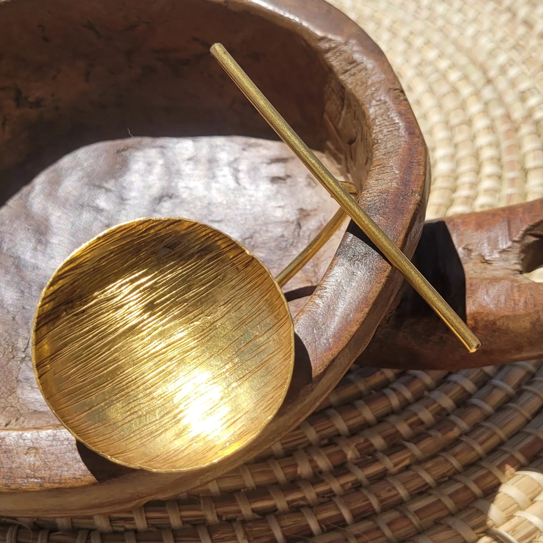 bracelets en bronze Yoruba, des bijoux originaux faits main par des artisans dakarois