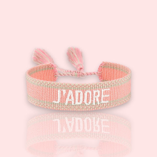bracelet J’adore en tissu corail, un bracelet en tissu à nouer tendance