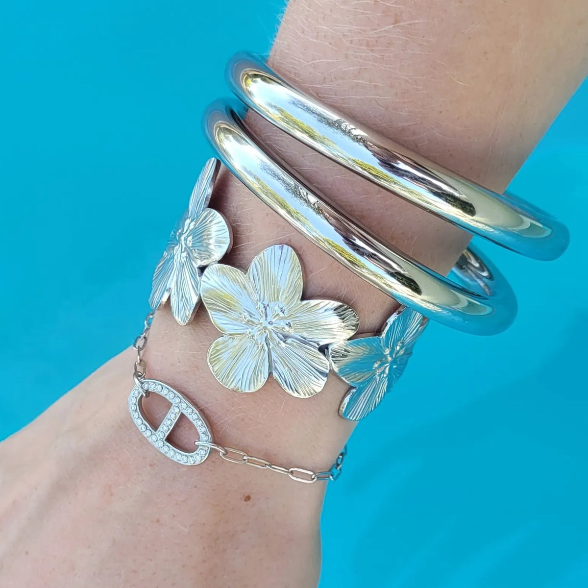 bracelet rigide Pretty argenté, un jonc en acier inoxydable élégant