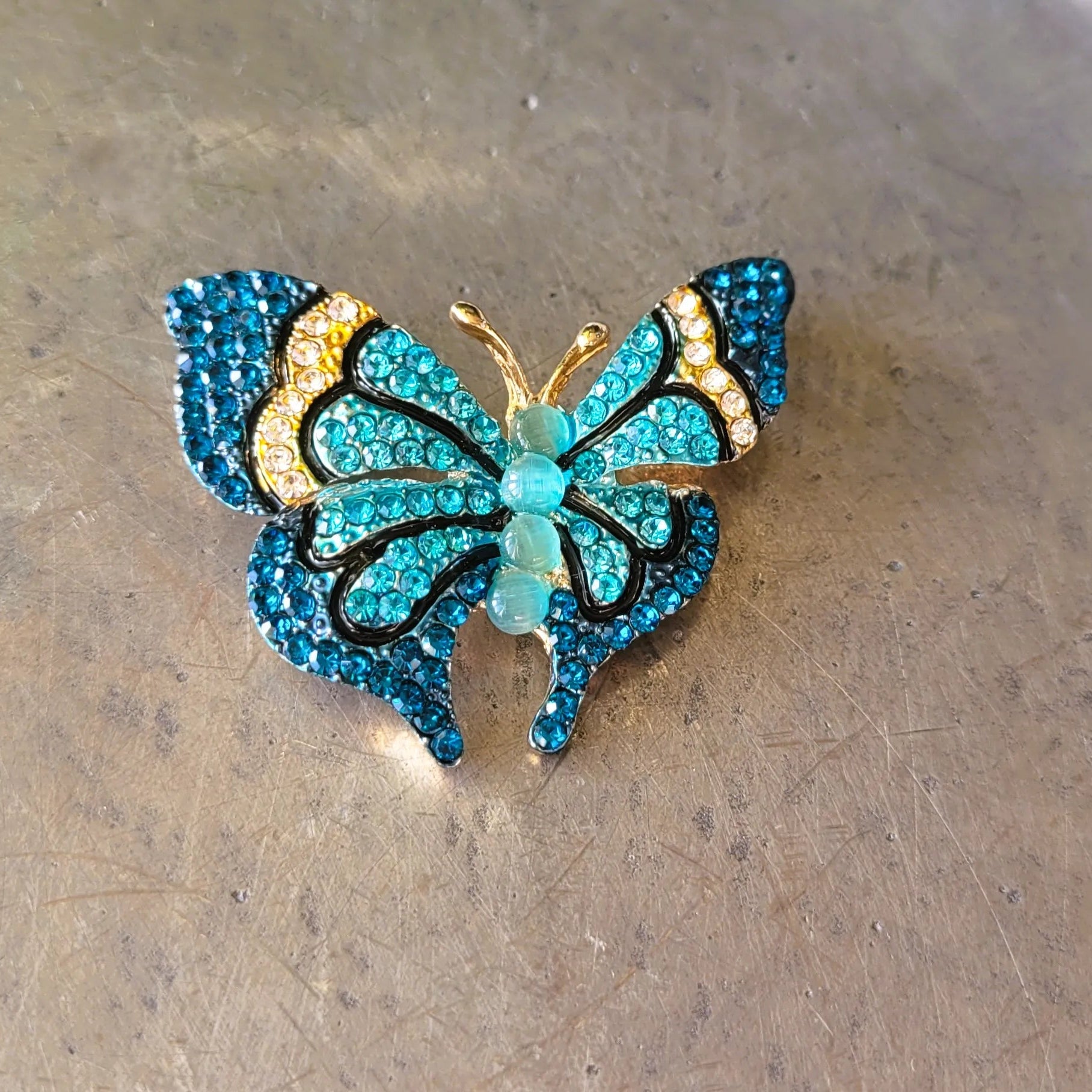 broche pour vêtement Célestine de Niiki Paris bijou tendance