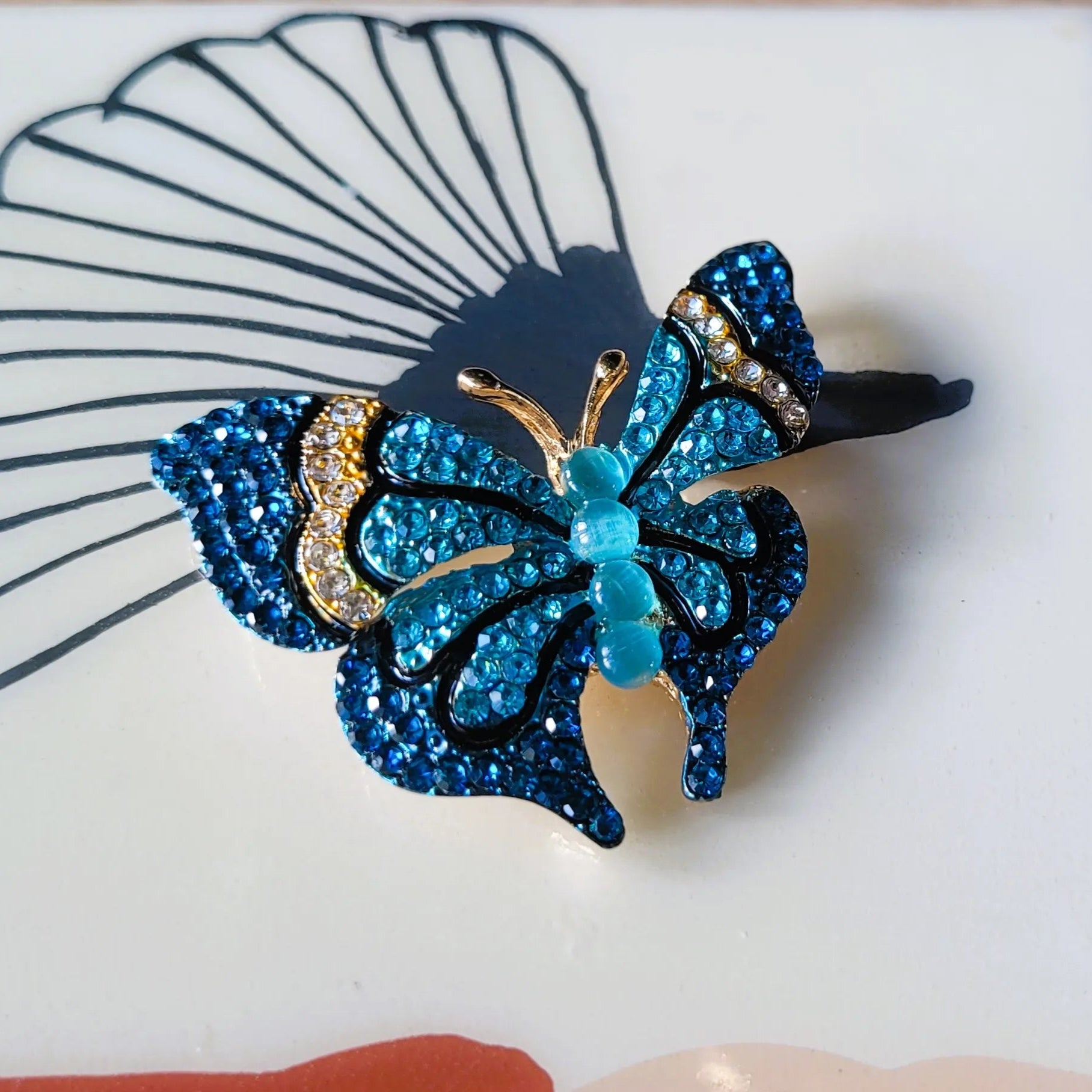 broche pour vêtement de femmes Célestine de Niiki Paris bijou tendance